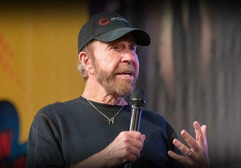 chuck norris age